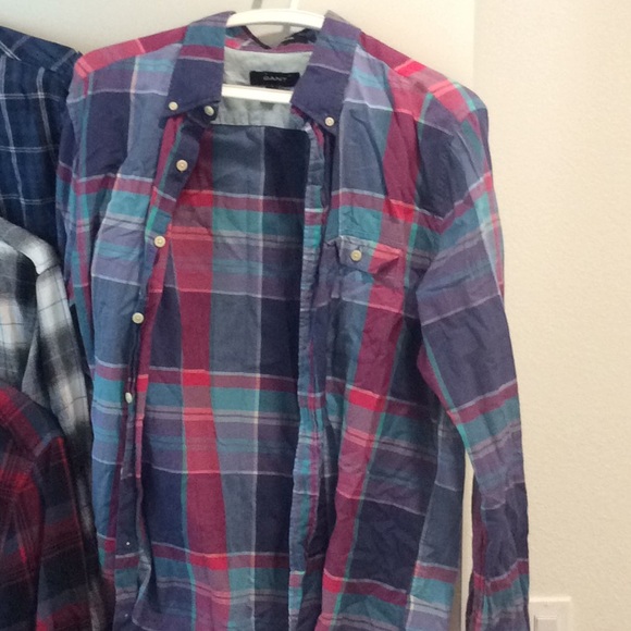 4 Button down Men’s shirt - Picture 8 of 10